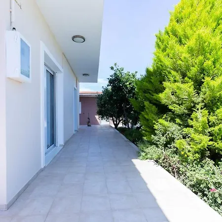 Elli Villa